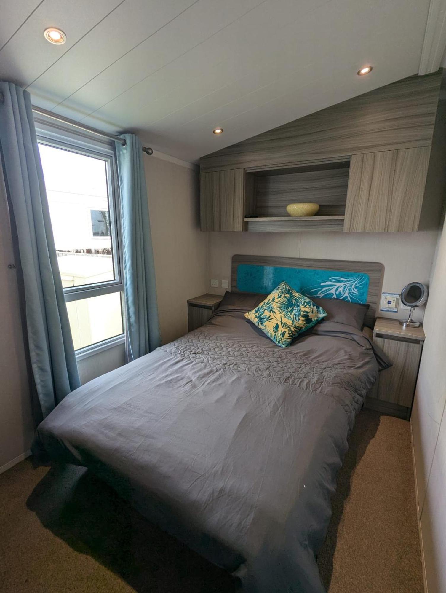 Beautifully Presented Dog Friendly Caravan On Very Popular Littlesea Holiday Haven Park Weymouth Wyke Regis Экстерьер фото