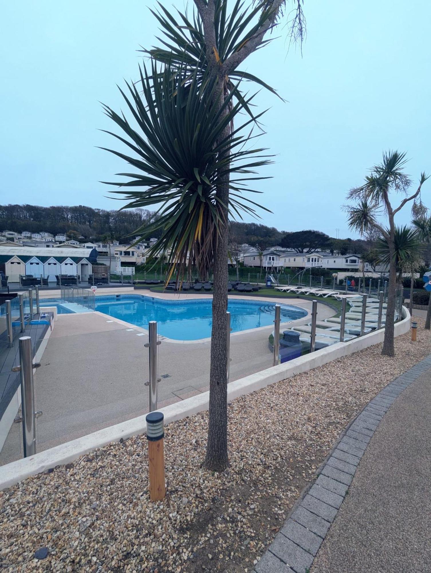 Beautifully Presented Dog Friendly Caravan On Very Popular Littlesea Holiday Haven Park Weymouth Wyke Regis Экстерьер фото